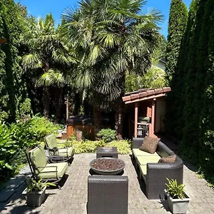  Apartment Garden Oasis Near Popular Main Street Canada