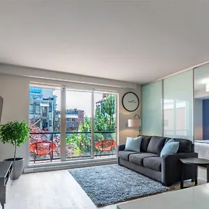  Apartment Clean 3rd Floor Executive 1 Bedroom Apt In Old Town China Town Canada